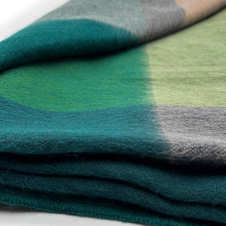 Alpaca Throw, Alpine