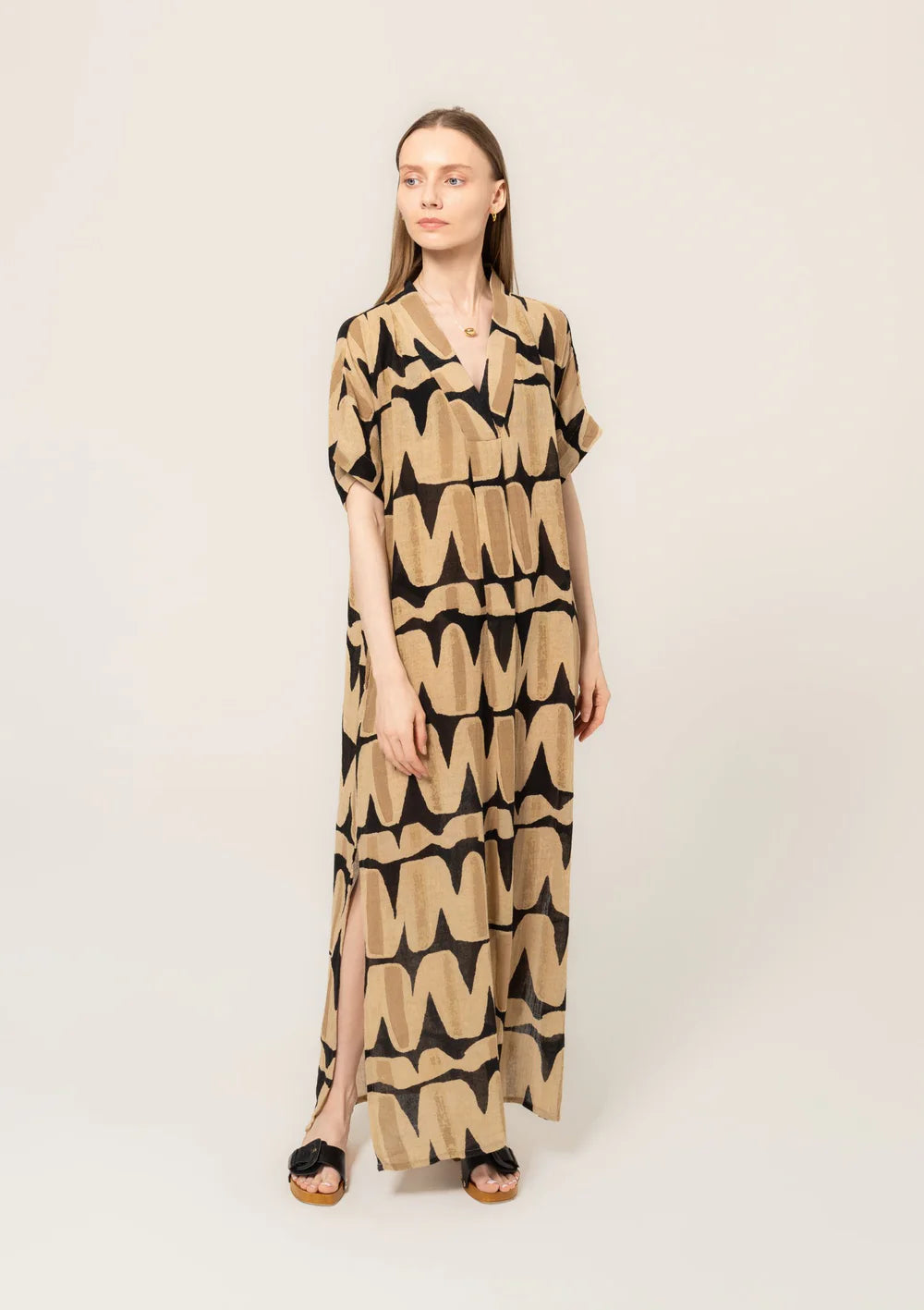Allegra Kaftan, Black Vista