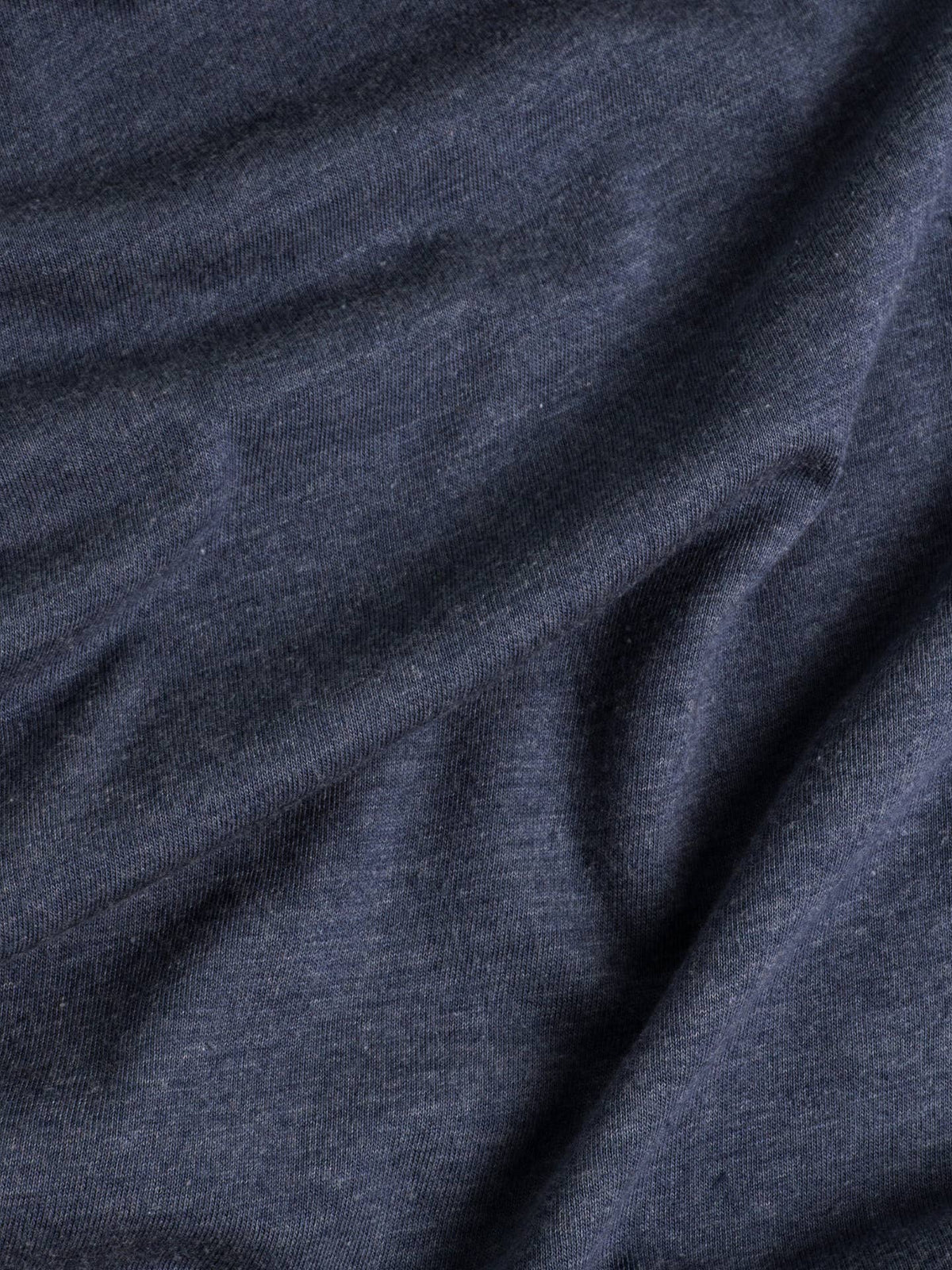 Waves Tee in Navy