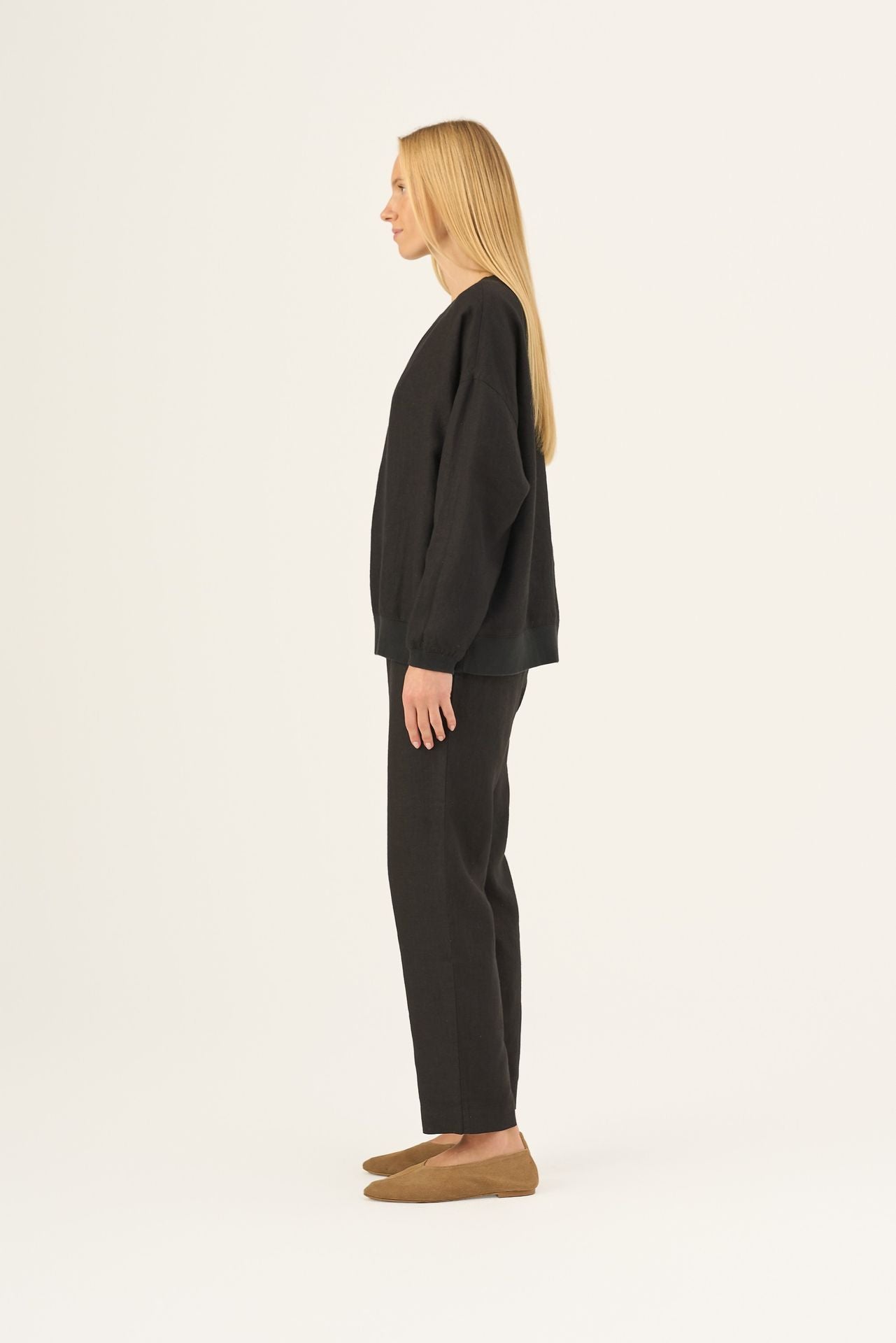 Linen Dahlia Crewneck - Black