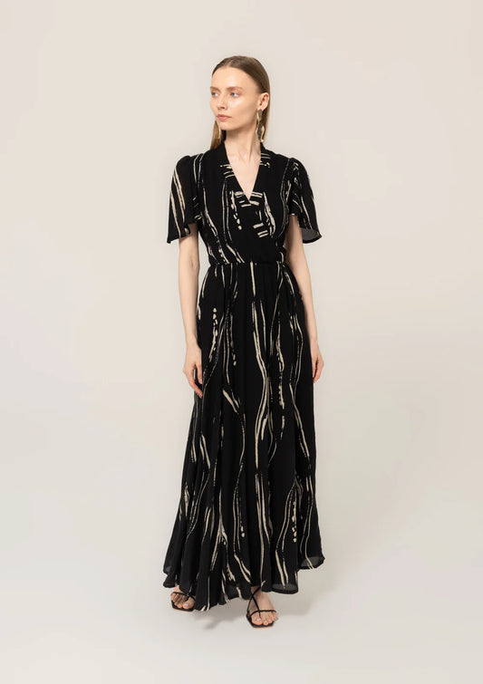 La Vie En Rose Dress - Black Sumi