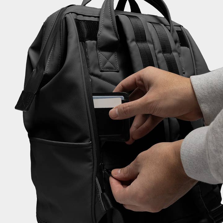Cascade Backpack - Compact - Black