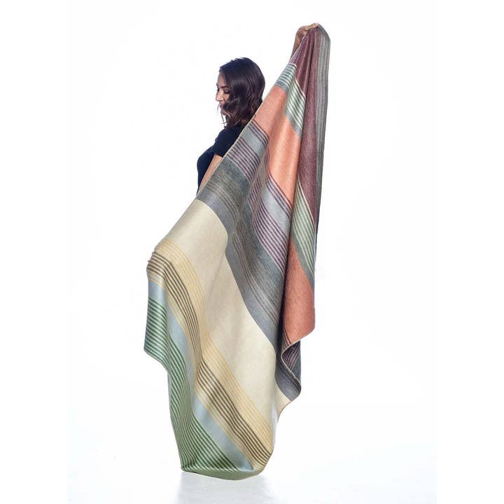 Alpaca Throw, Spectrum